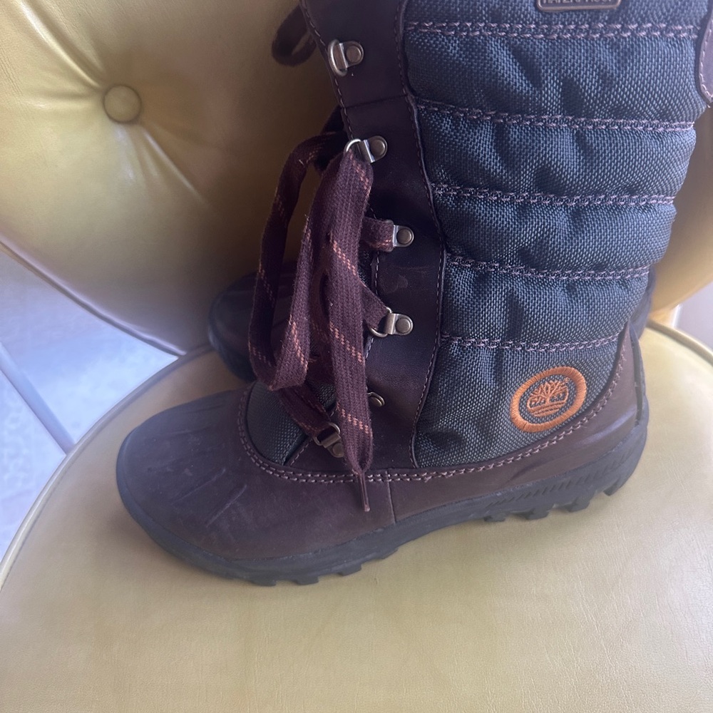 Women’s Timberland waterproof army green faux fur lined  winter snow boots 7 M